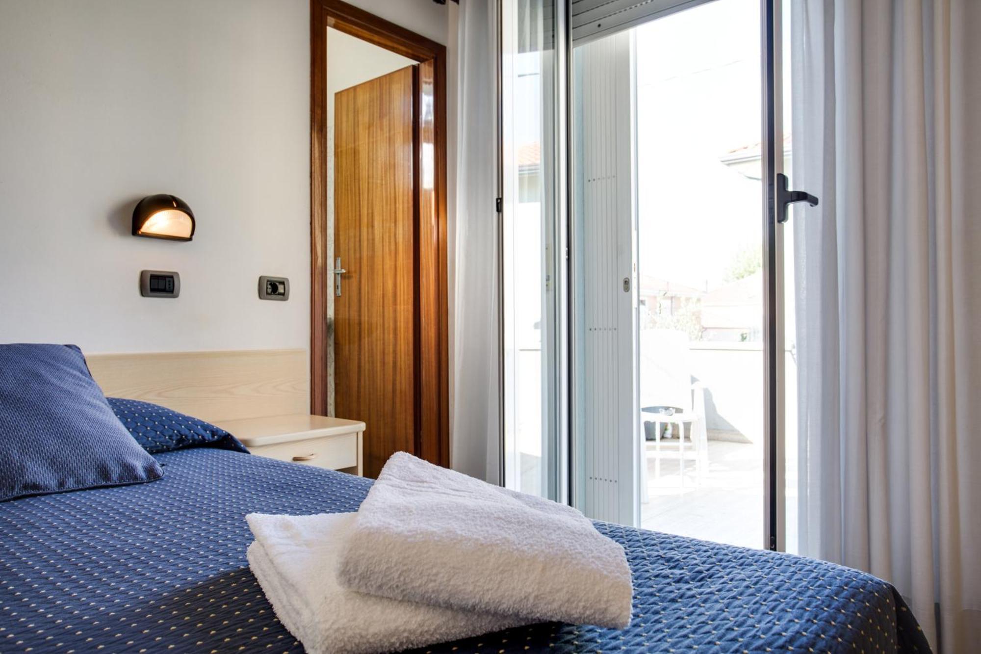 Hotel Villa Dei Gerani リミニ エクステリア 写真