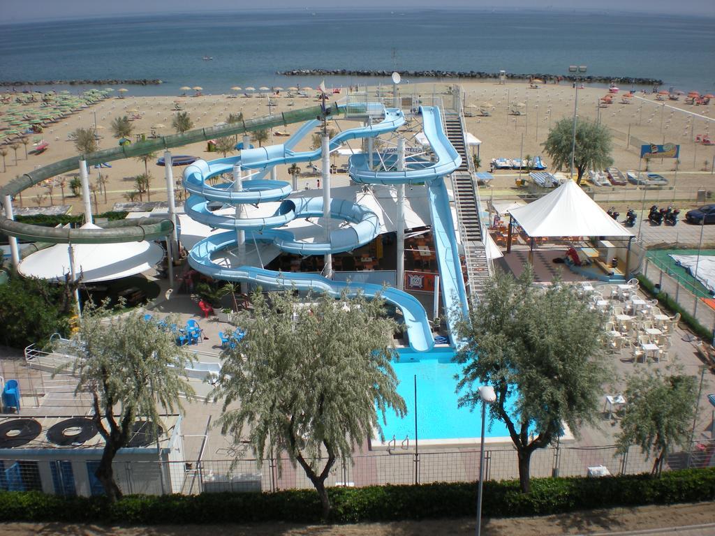 Hotel Villa Dei Gerani リミニ エクステリア 写真