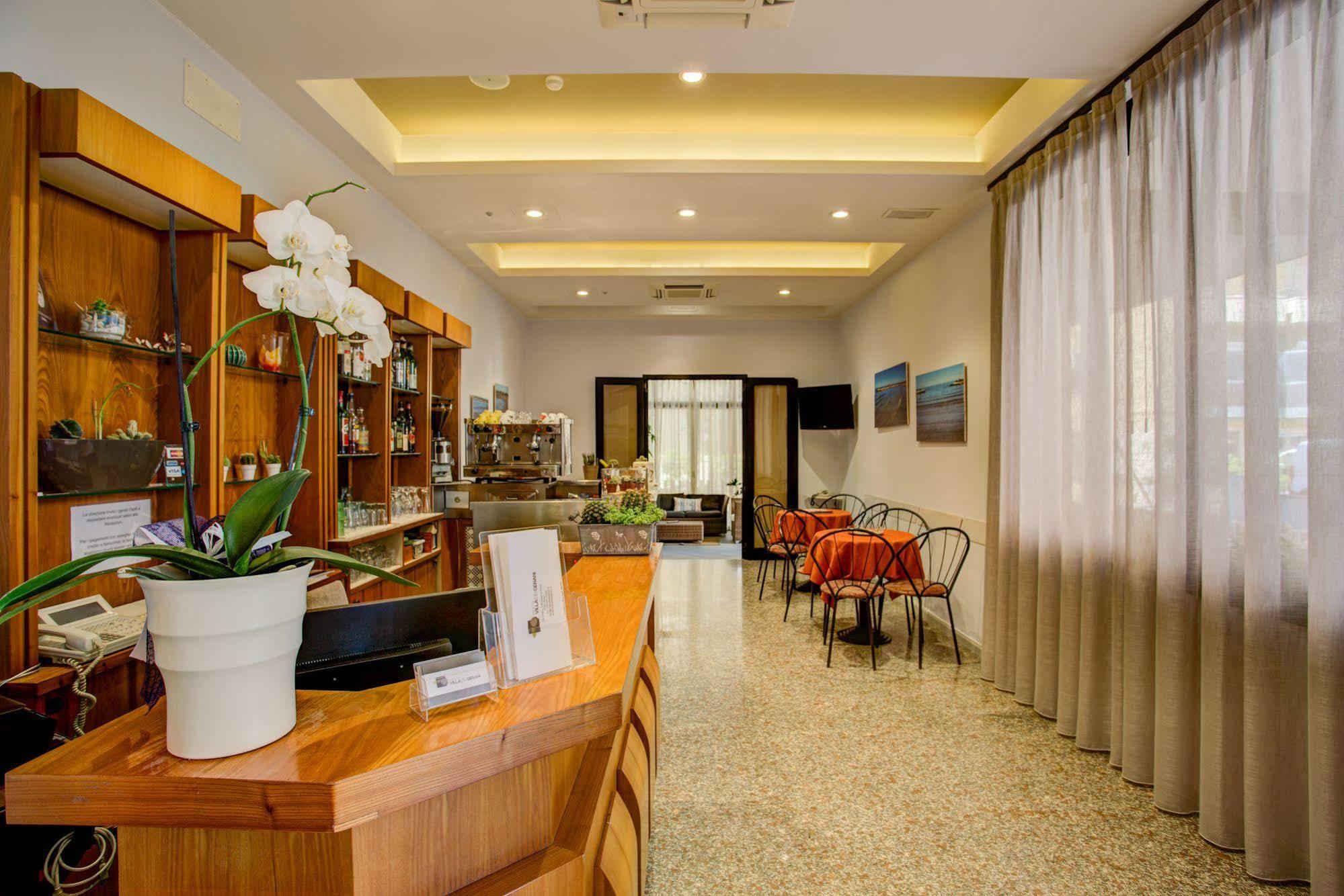 Hotel Villa Dei Gerani リミニ エクステリア 写真