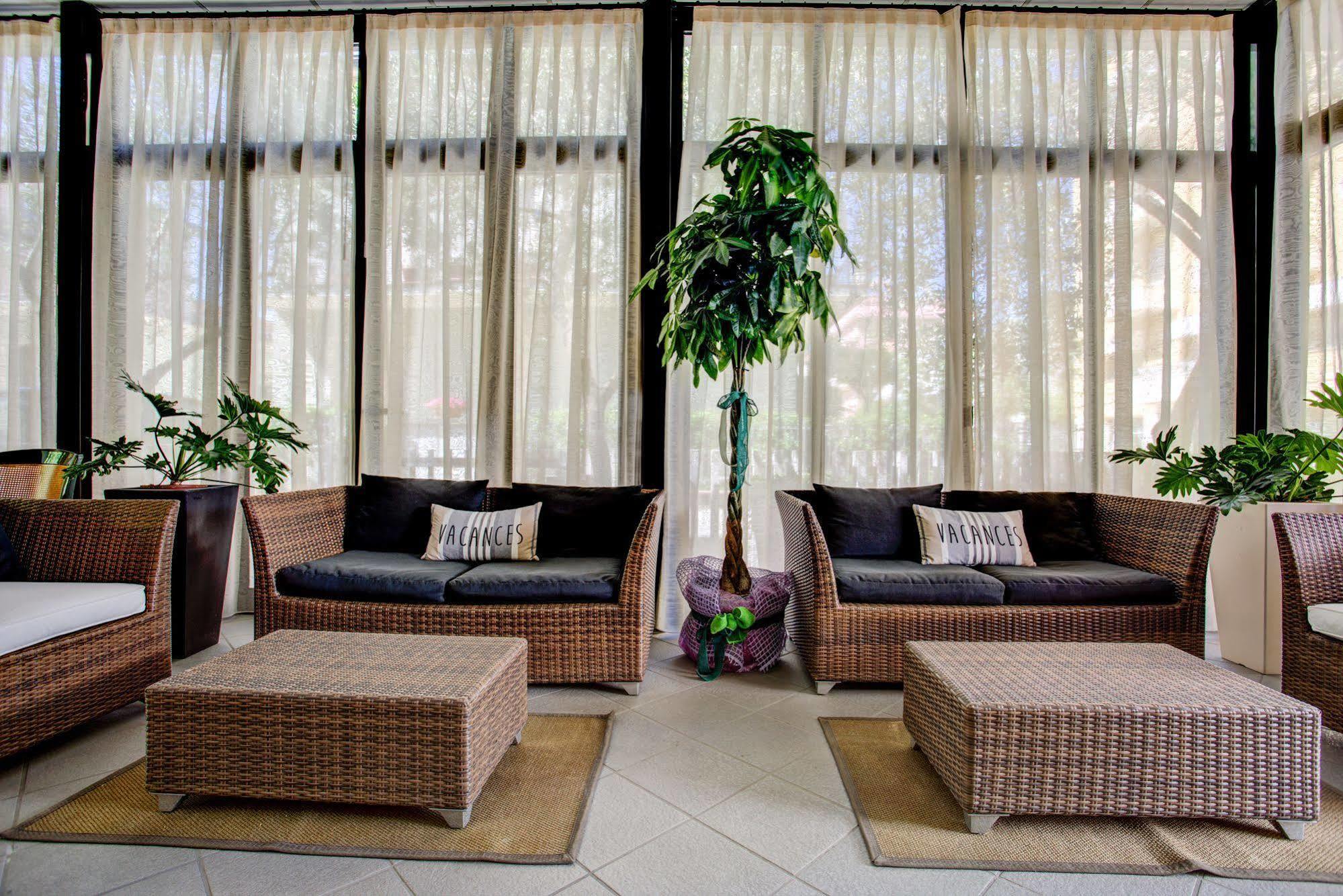 Hotel Villa Dei Gerani リミニ エクステリア 写真