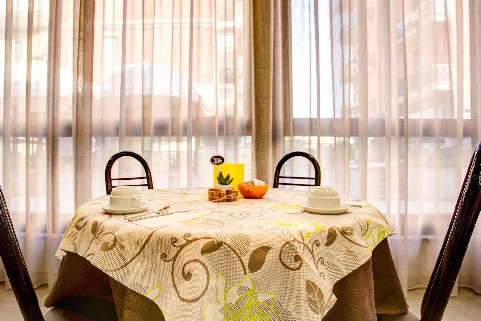 Hotel Villa Dei Gerani リミニ エクステリア 写真