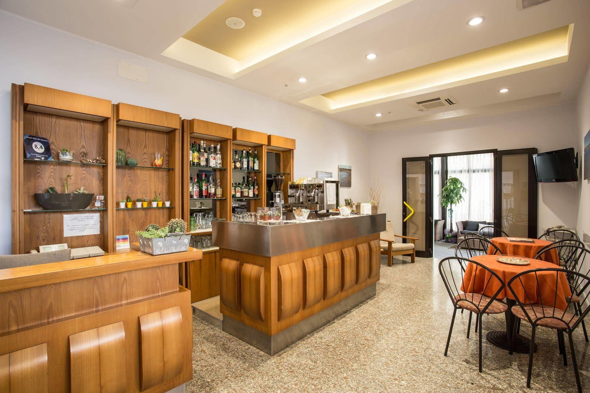 Hotel Villa Dei Gerani リミニ エクステリア 写真