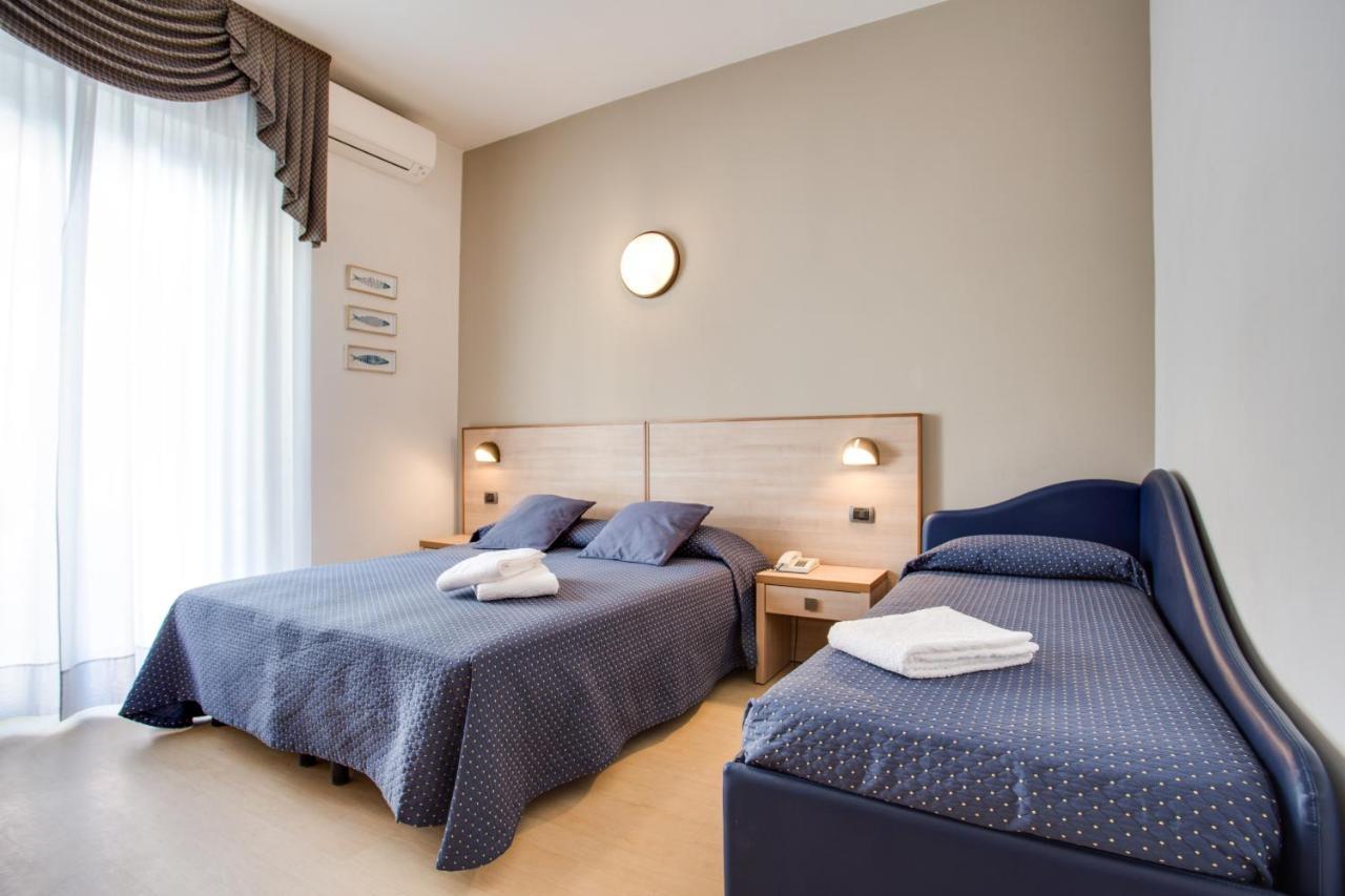 Hotel Villa Dei Gerani リミニ エクステリア 写真
